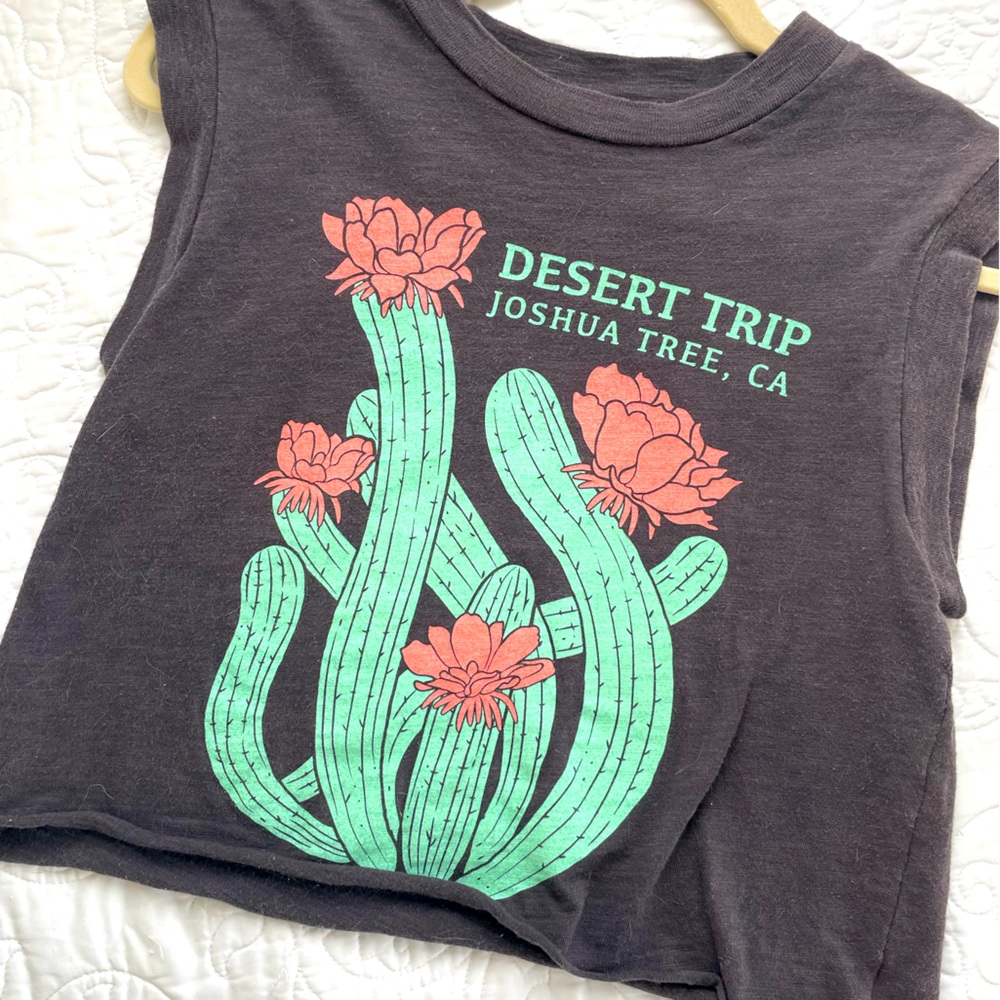 Girl Dangerous Charcoal vintage Joshua Tree muscle/ crop tank size S